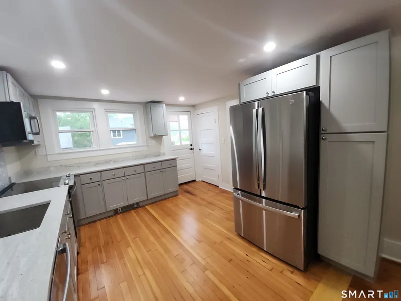 20 Hicksville Road Photo 5