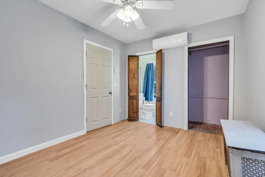 34 Pleasant St Photo 15