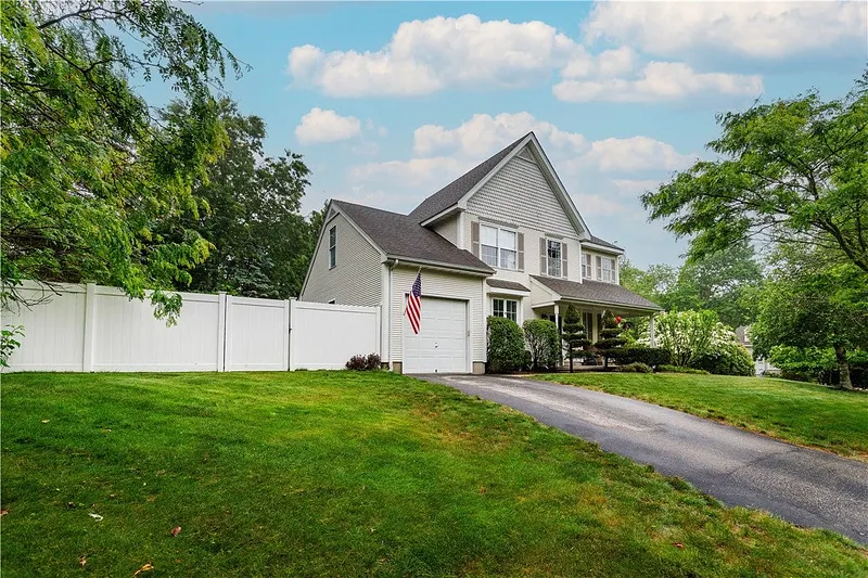 50 South Pond Drive Photo 5