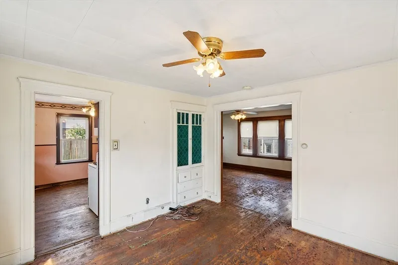 64 Bates Ave Photo 6