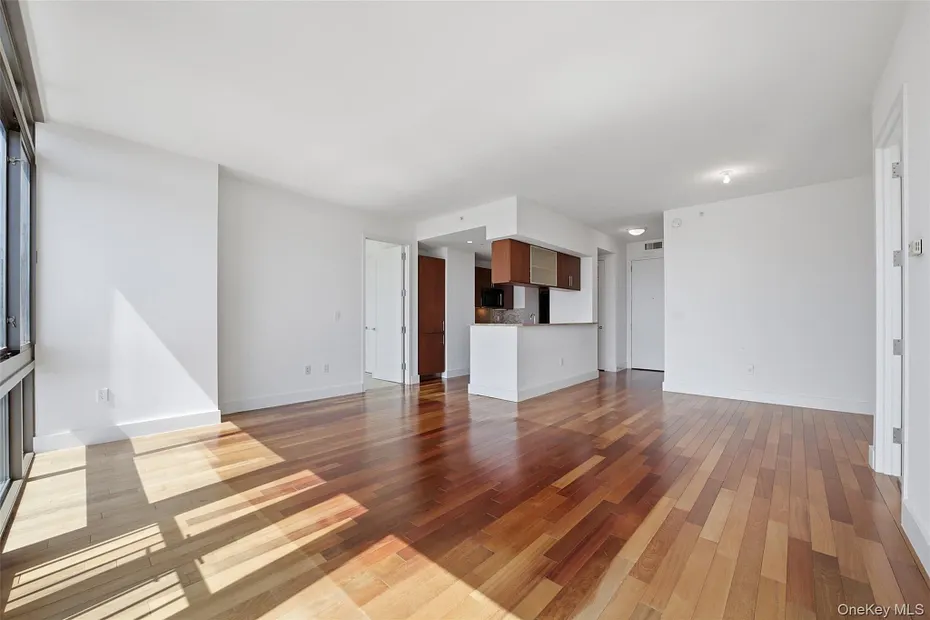175 Huguenot Street  #2602 Photo 2