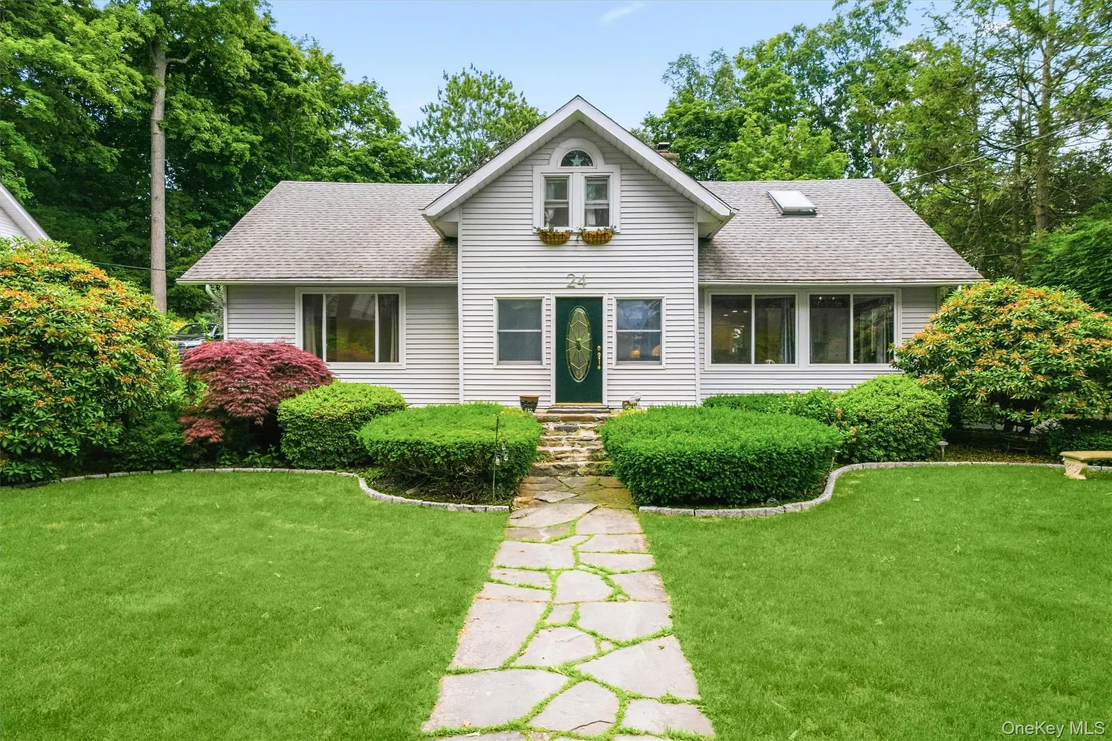 24 Tamarack Road Photo 4