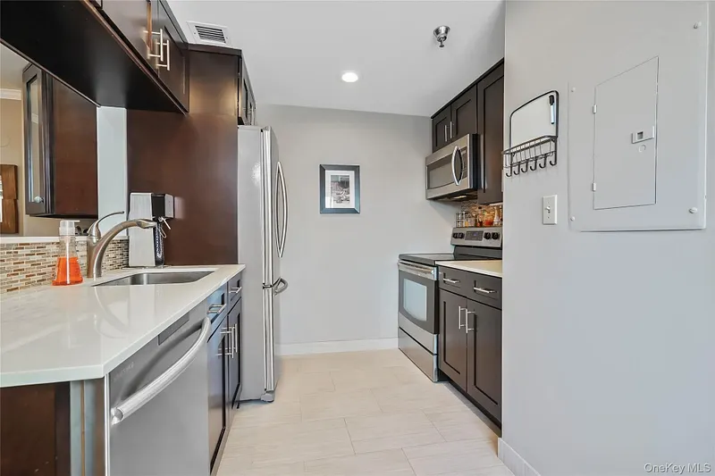 123 Mamaroneck Avenue  #215 Photo 4