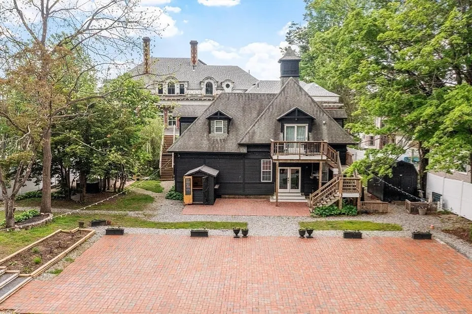 75 E Main St Photo 32