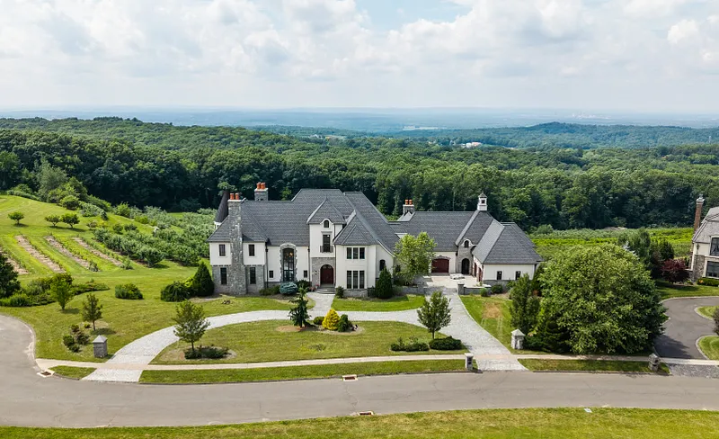105 Crystal Ridge Road Photo 1