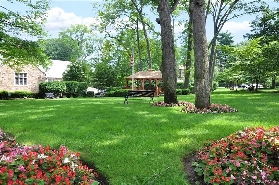245 Wolfs Lane  #3C Photo 19