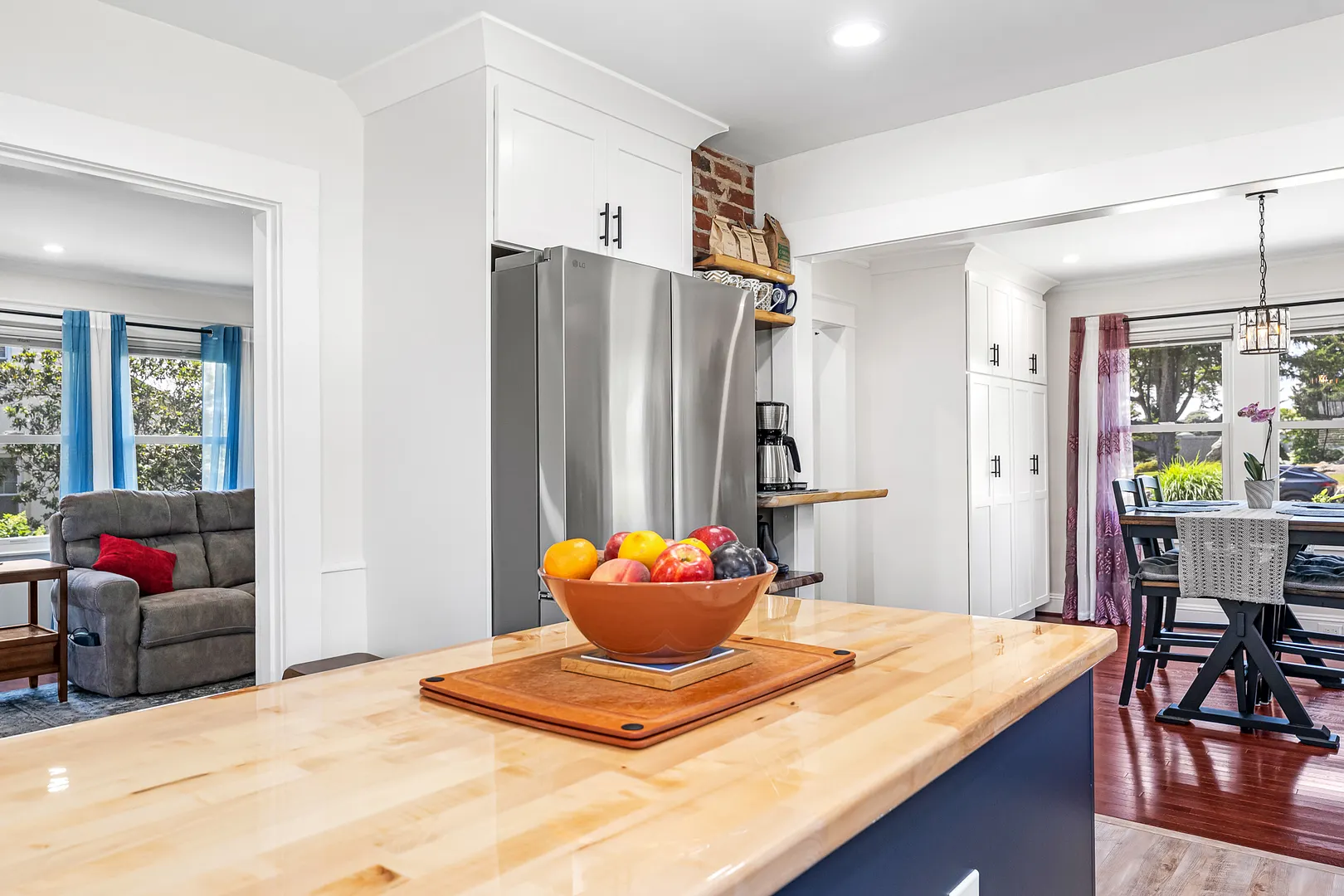 124 Beach Street Photo 11