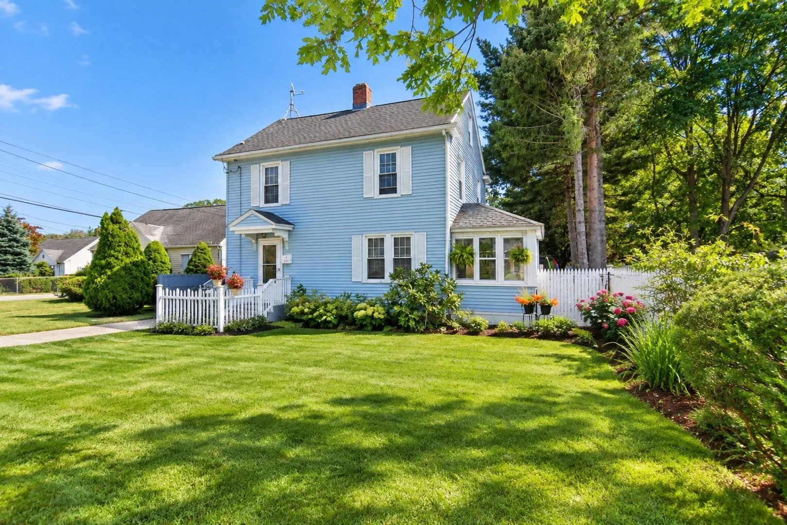 1245 Bay St Photo 1