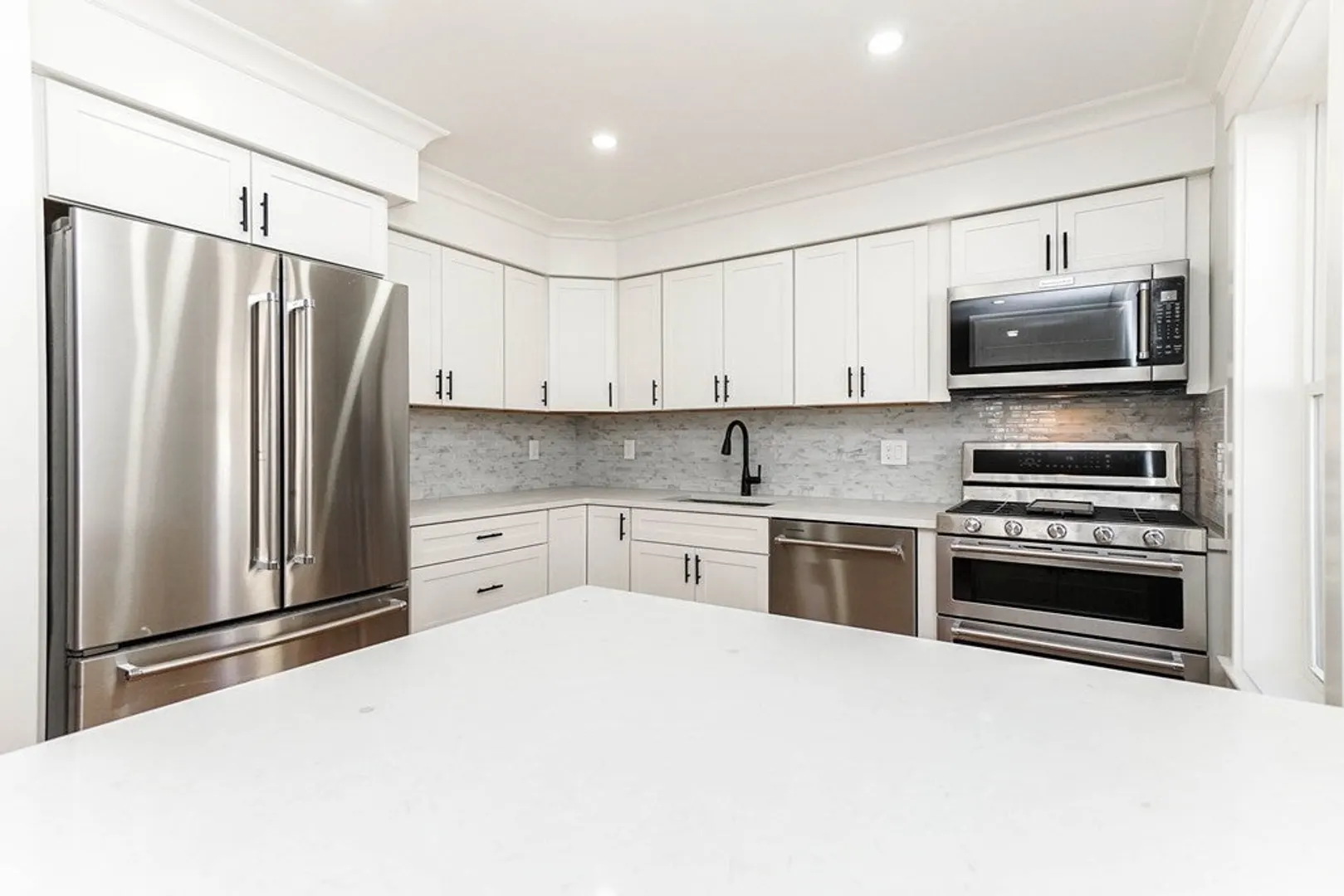 100 Kendall Avenue Photo 26