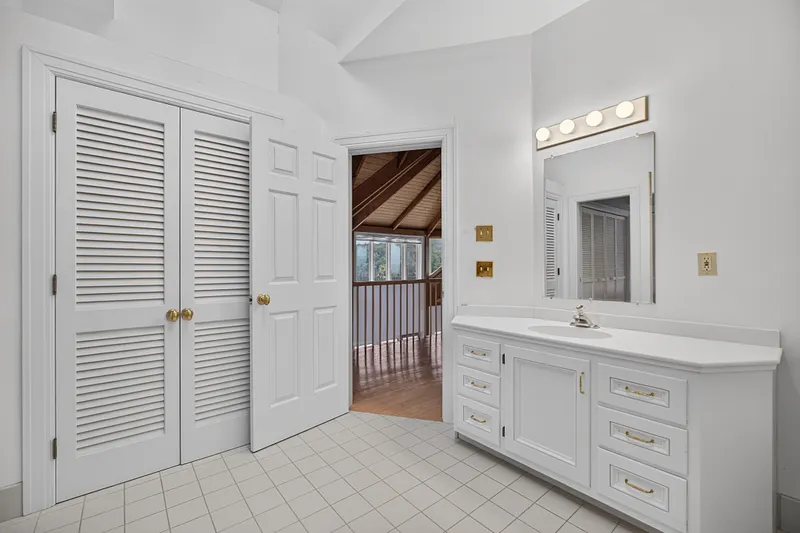 87 Cove Road Photo 31