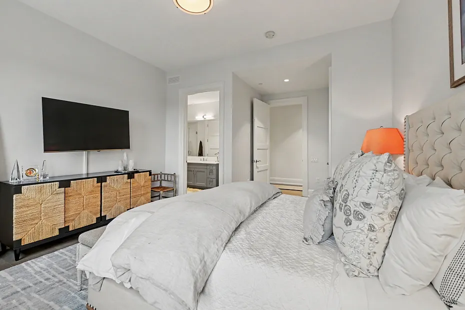 740 Davenport Avenue  #1 Photo 29