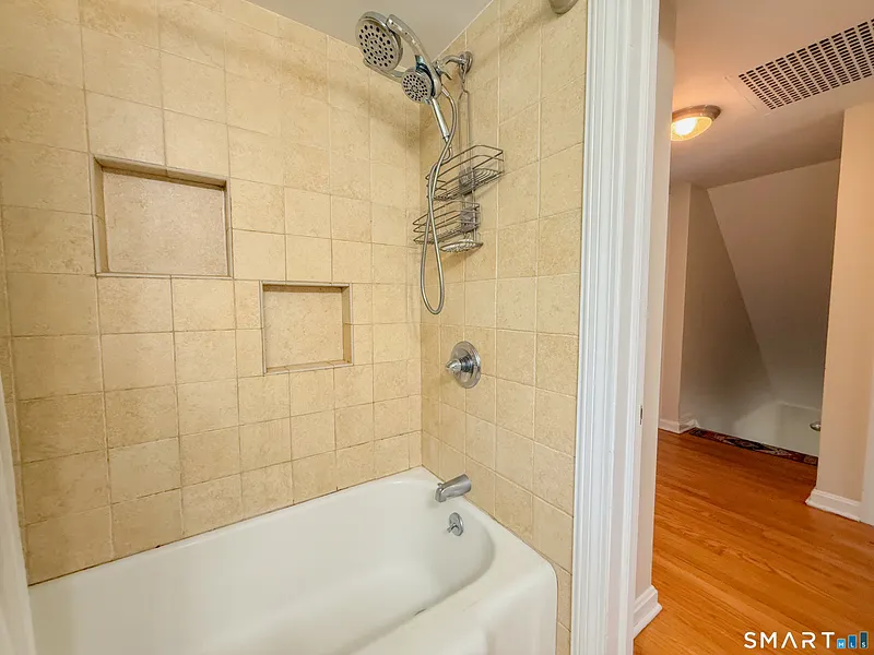 1657 Farmington Avenue Photo 5