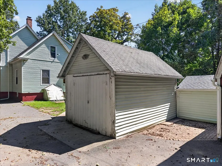 537 Naubuc Avenue Photo 10