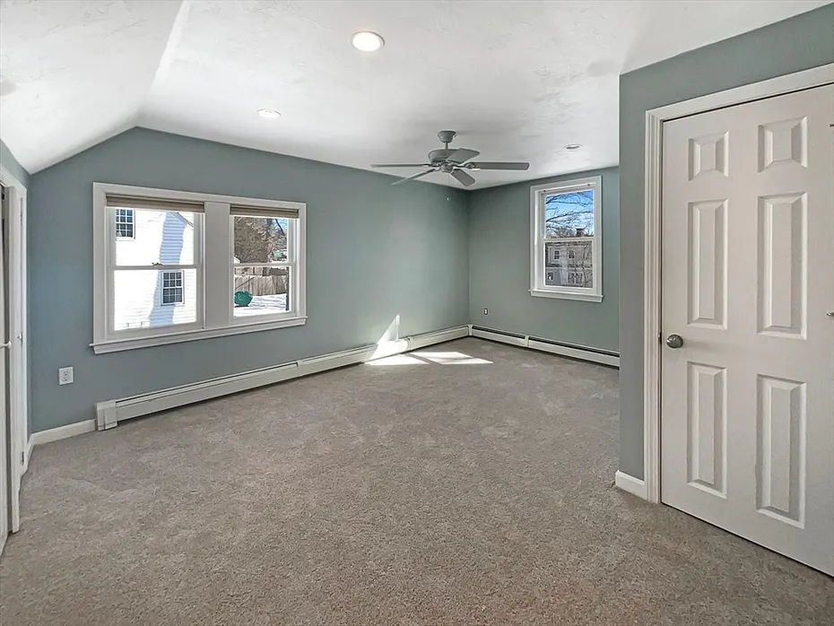 44 2nd St Photo 17