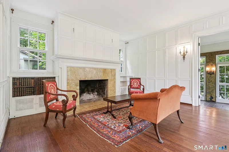 1056 Whitney Avenue Photo 8