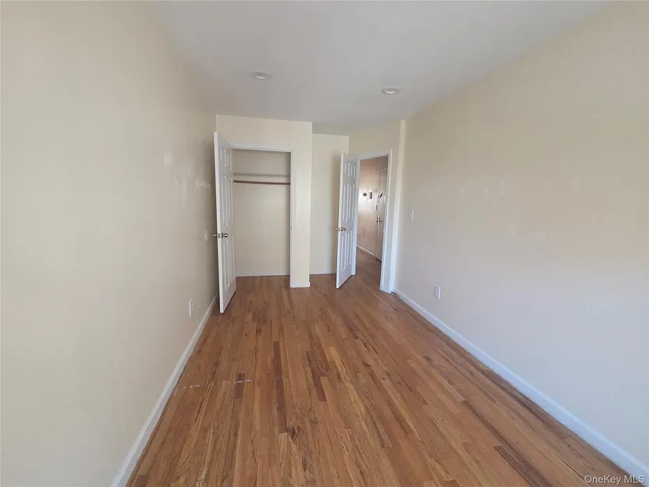 2471 B Crotona Avenue Photo 11