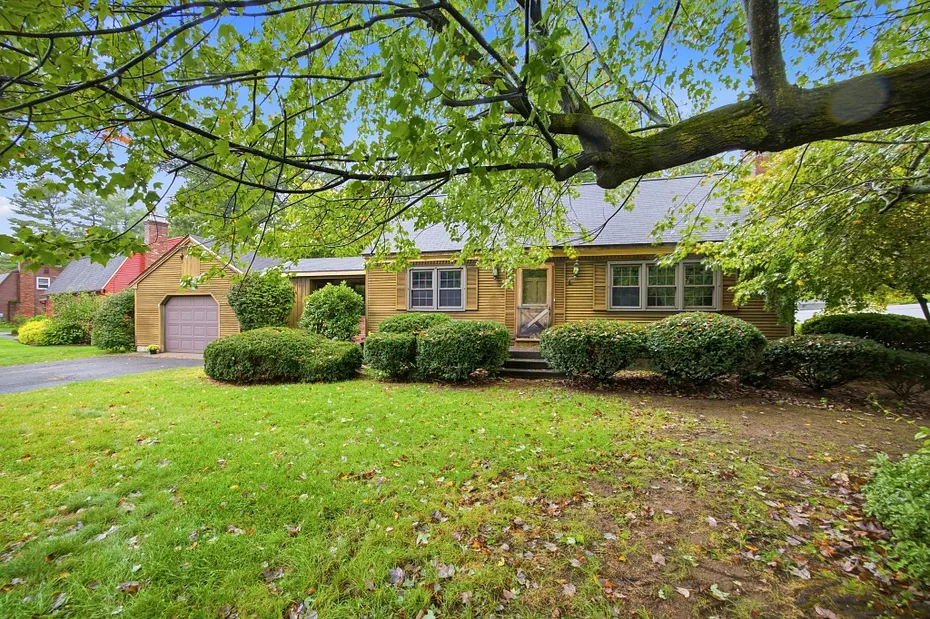 83 Barbara St Photo 1