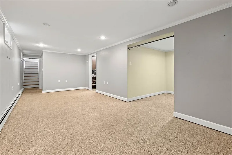 85 Gile St Photo 21