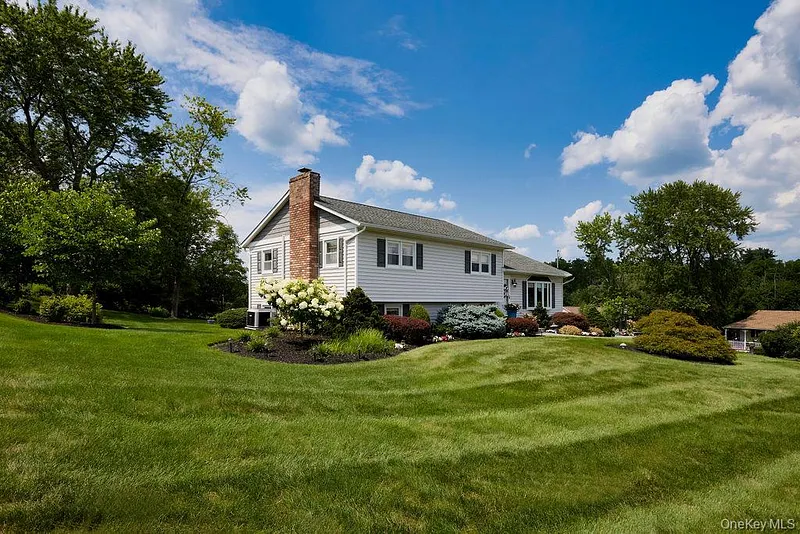 8 Carroll Drive Photo 41