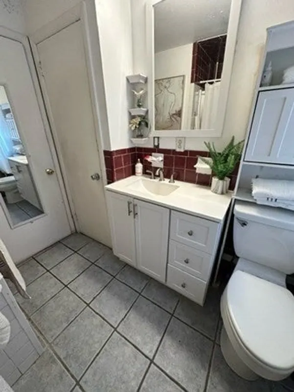 62 Royal Rd Photo 9