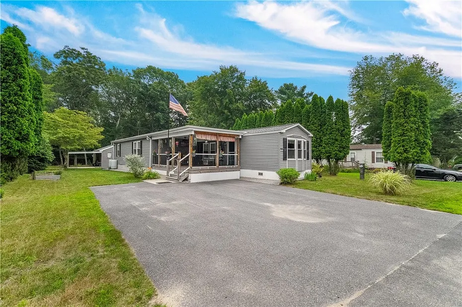 464 Gardiner Road #103 Photo 37