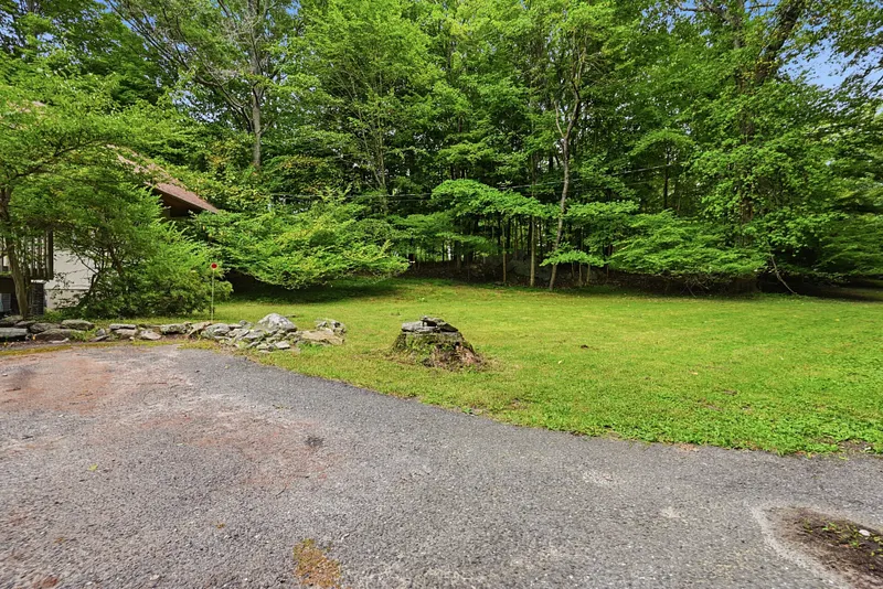 5 Old Lantern Drive South Photo 22