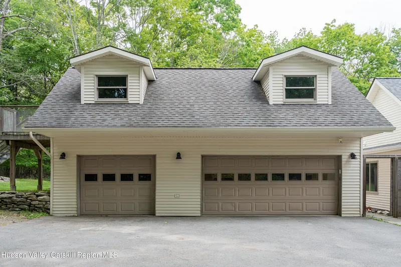 57 Anderson Road Photo 32