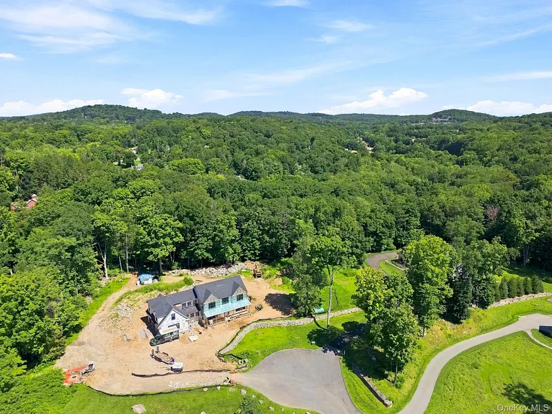 5 Boulder Pond Drive Photo 13