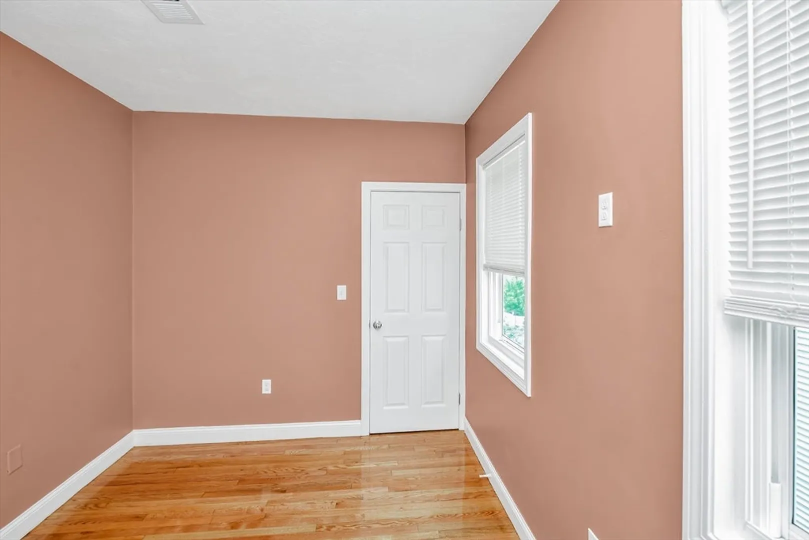 15 Kenberma Road  #2 Photo 5