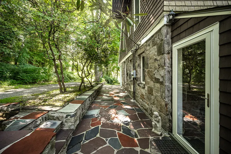 344 Sprain Road Photo 14