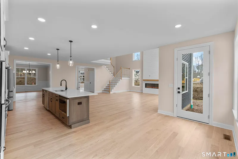 6 Twin Valley Road Photo 8