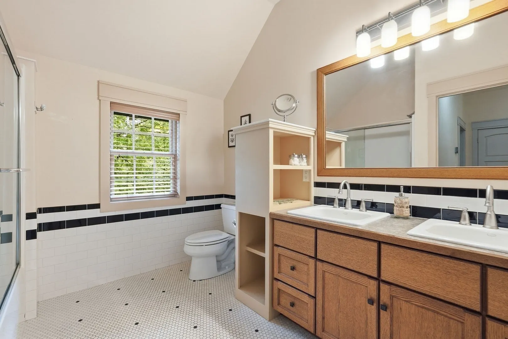 18 Eveningstar Dr Photo 29