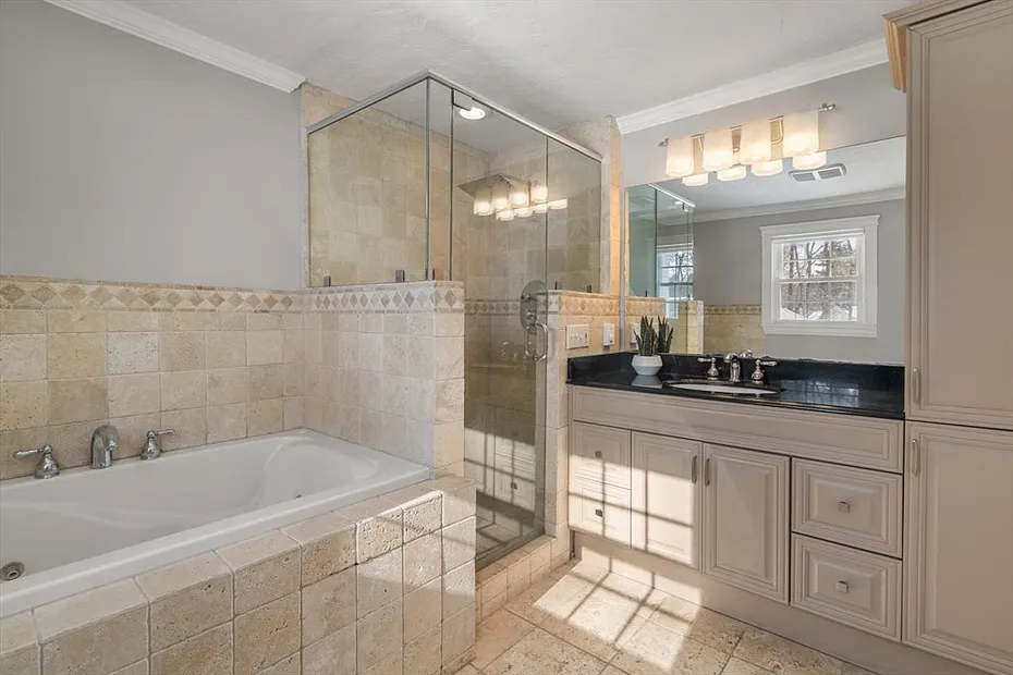 9 Gloucester Road Photo 17