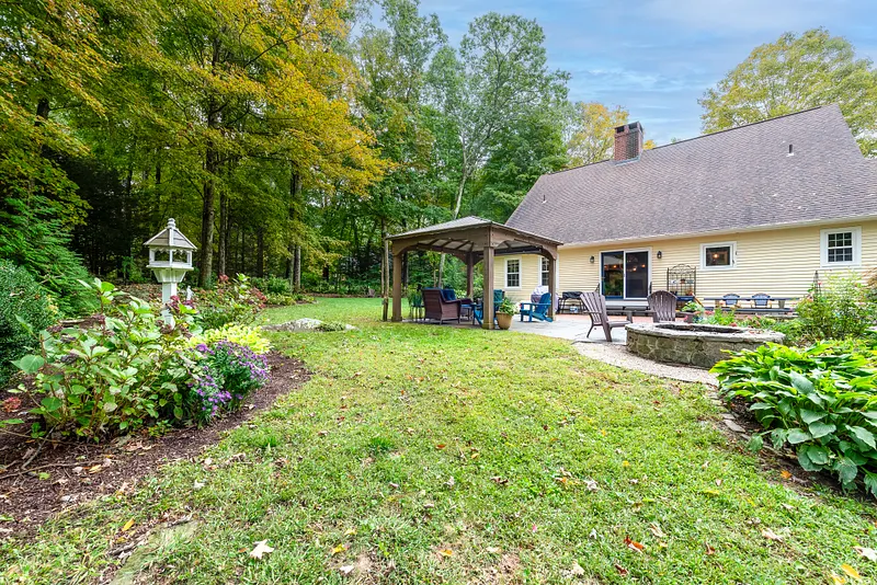15 Hickory Hill Drive Photo 32