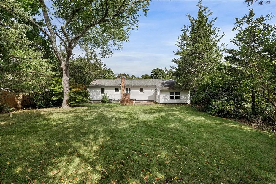 108 Longfellow Drive Photo 36
