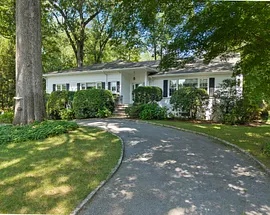 21 Iroquois Trail