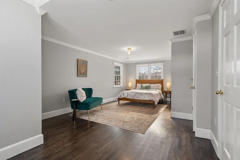 9 Gloucester Road Photo 21