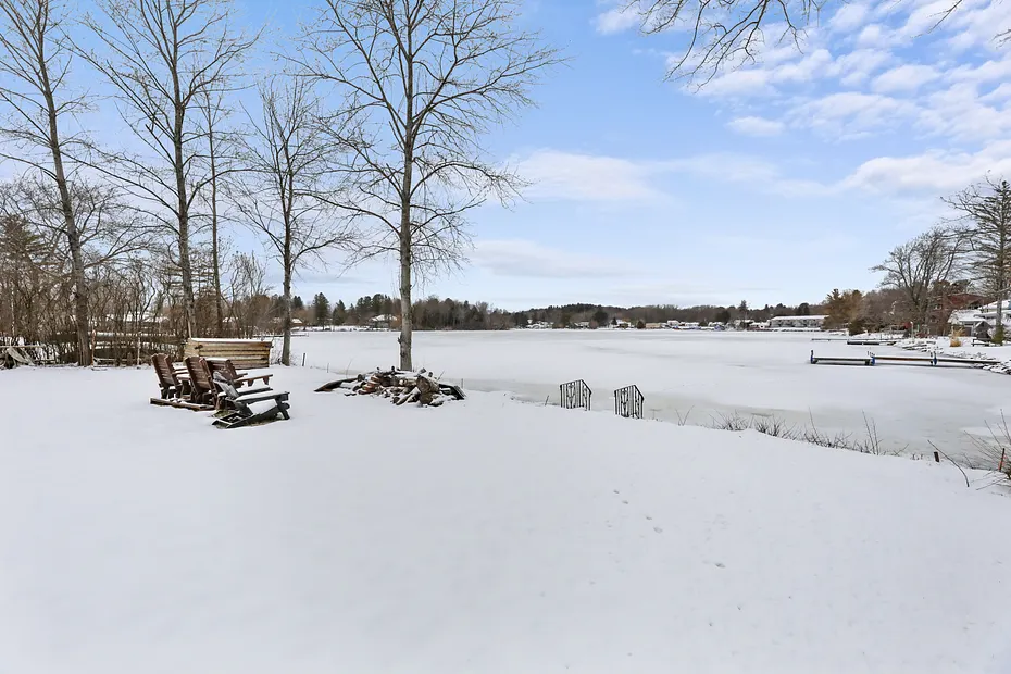 593 Lakeway Dr Photo 8