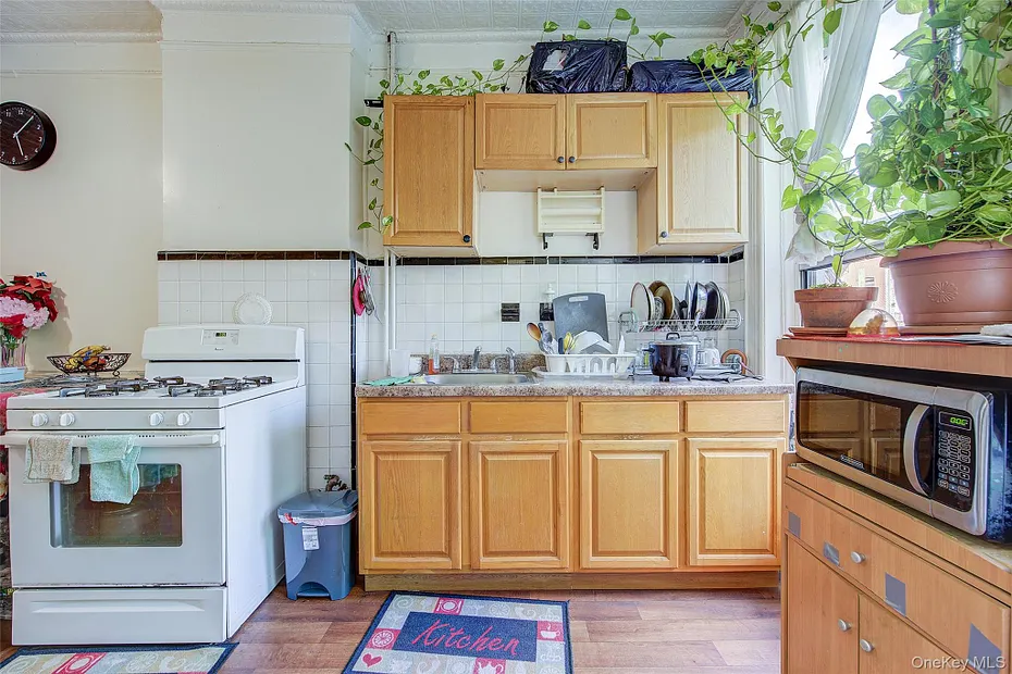 1718 Himrod Street Photo 20