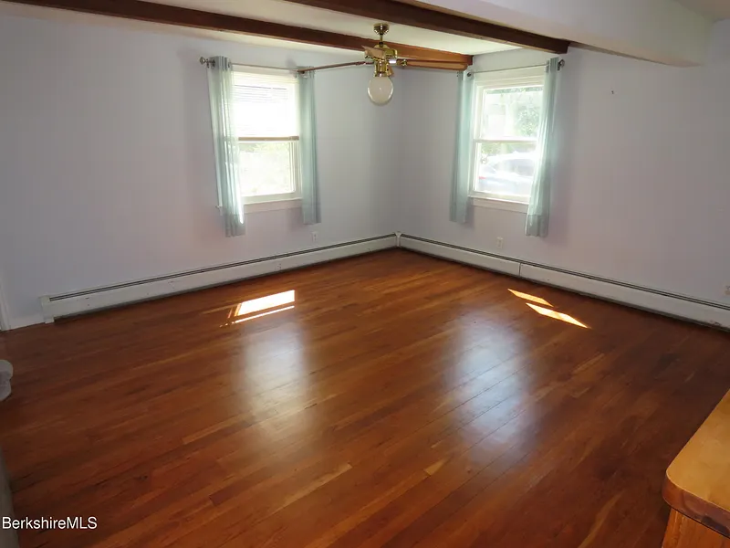 1303 River Rd Photo 11