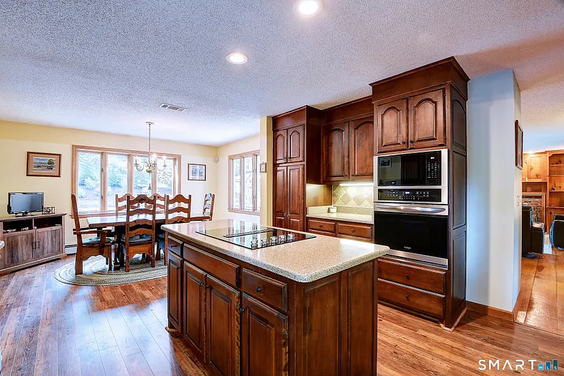 6 Smithbrook Terrace Photo 8