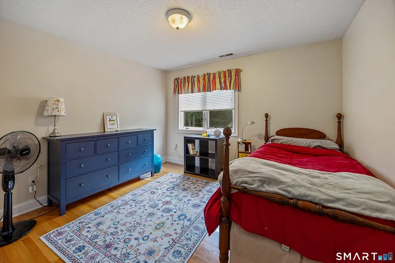 130 Fairhaven Drive Photo 32
