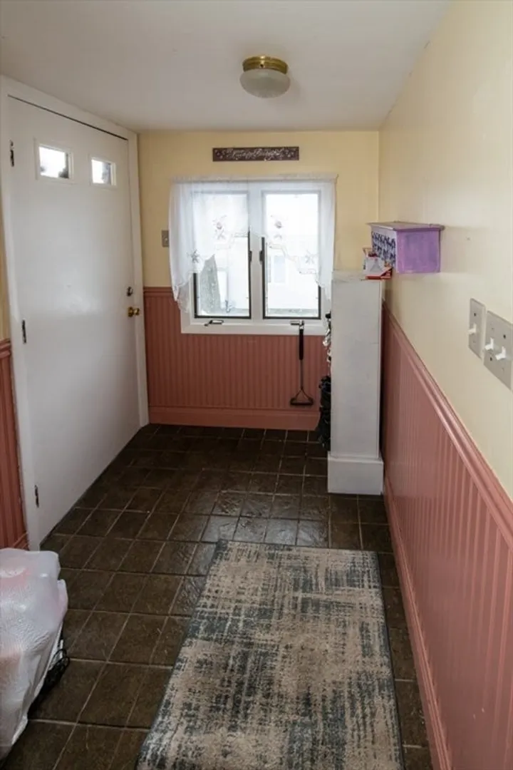 250 Lowell Street Photo 4
