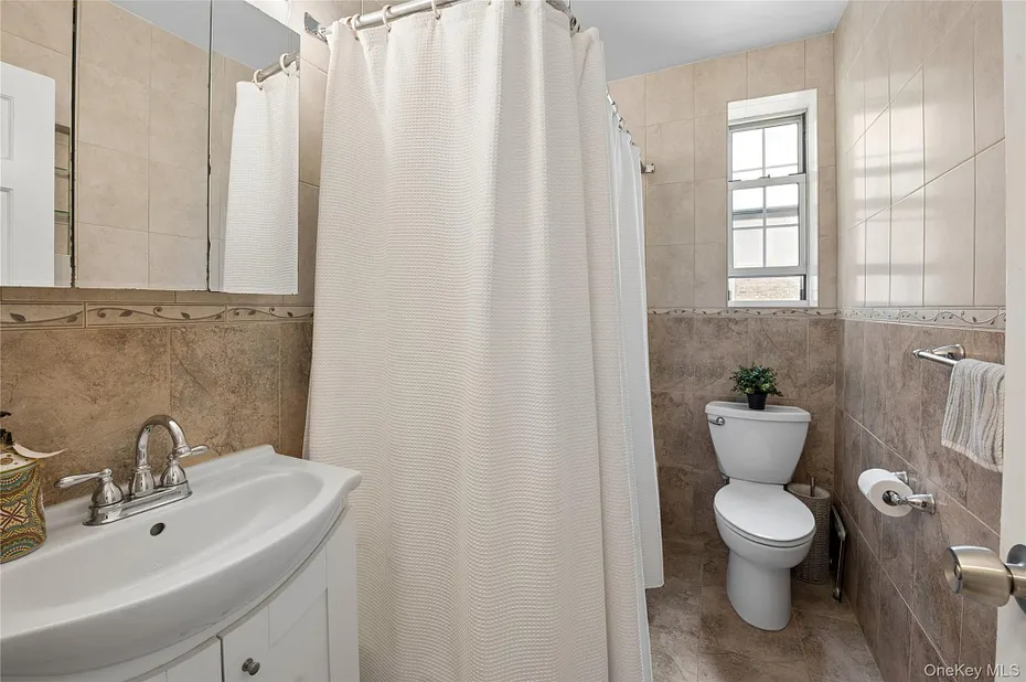 84 Pinewood Road  #1F Photo 24