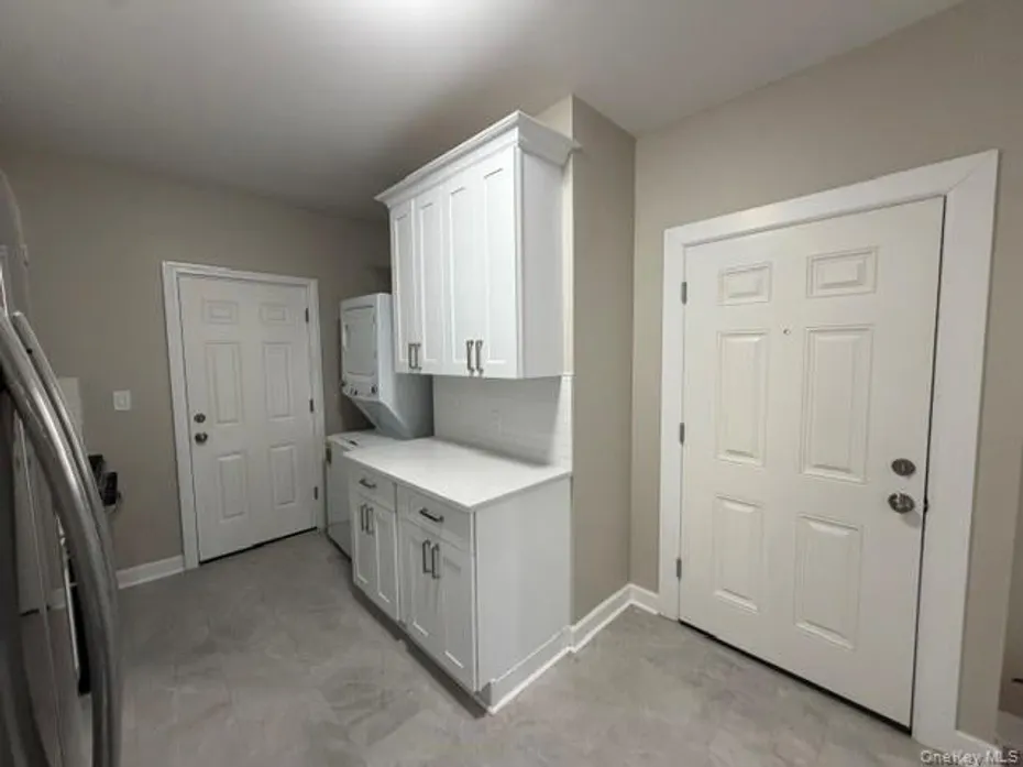 667 Morris Park Avenue Photo 3