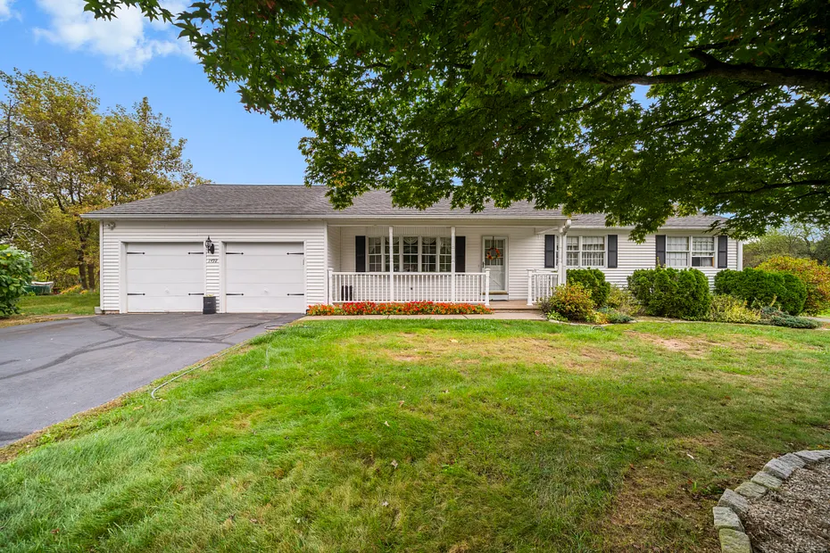 1492 Poquonock Avenue Photo 1
