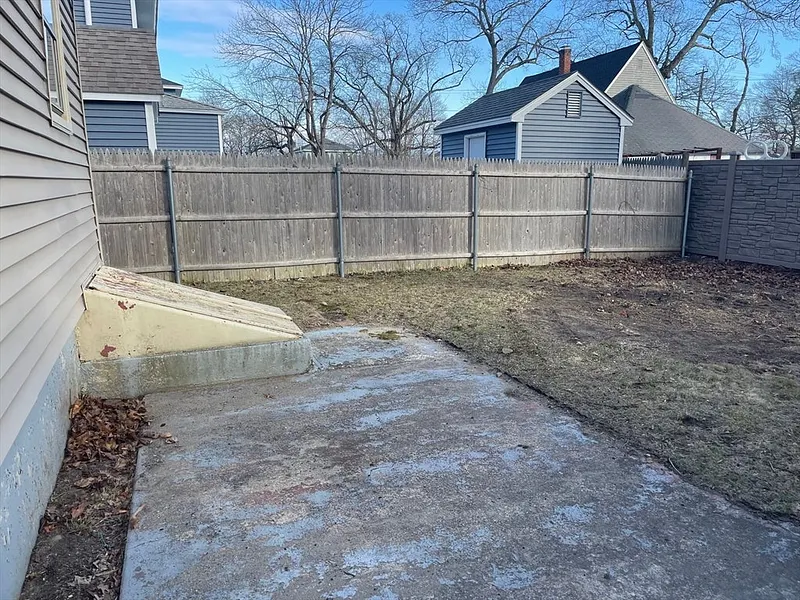 32 Mason Ave Photo 18