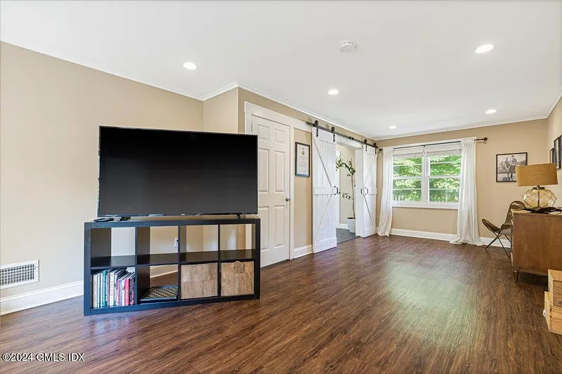 70 Gregory Road Photo 22