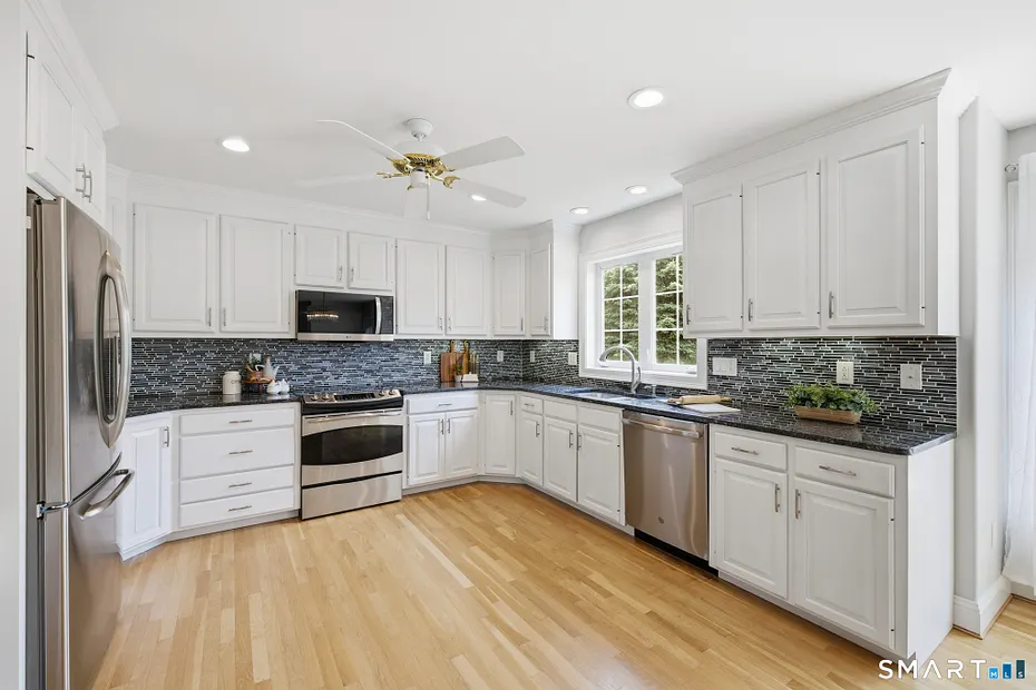 136 Talcott Ridge Road Photo 8