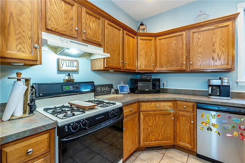 50 South Pond Drive Photo 16